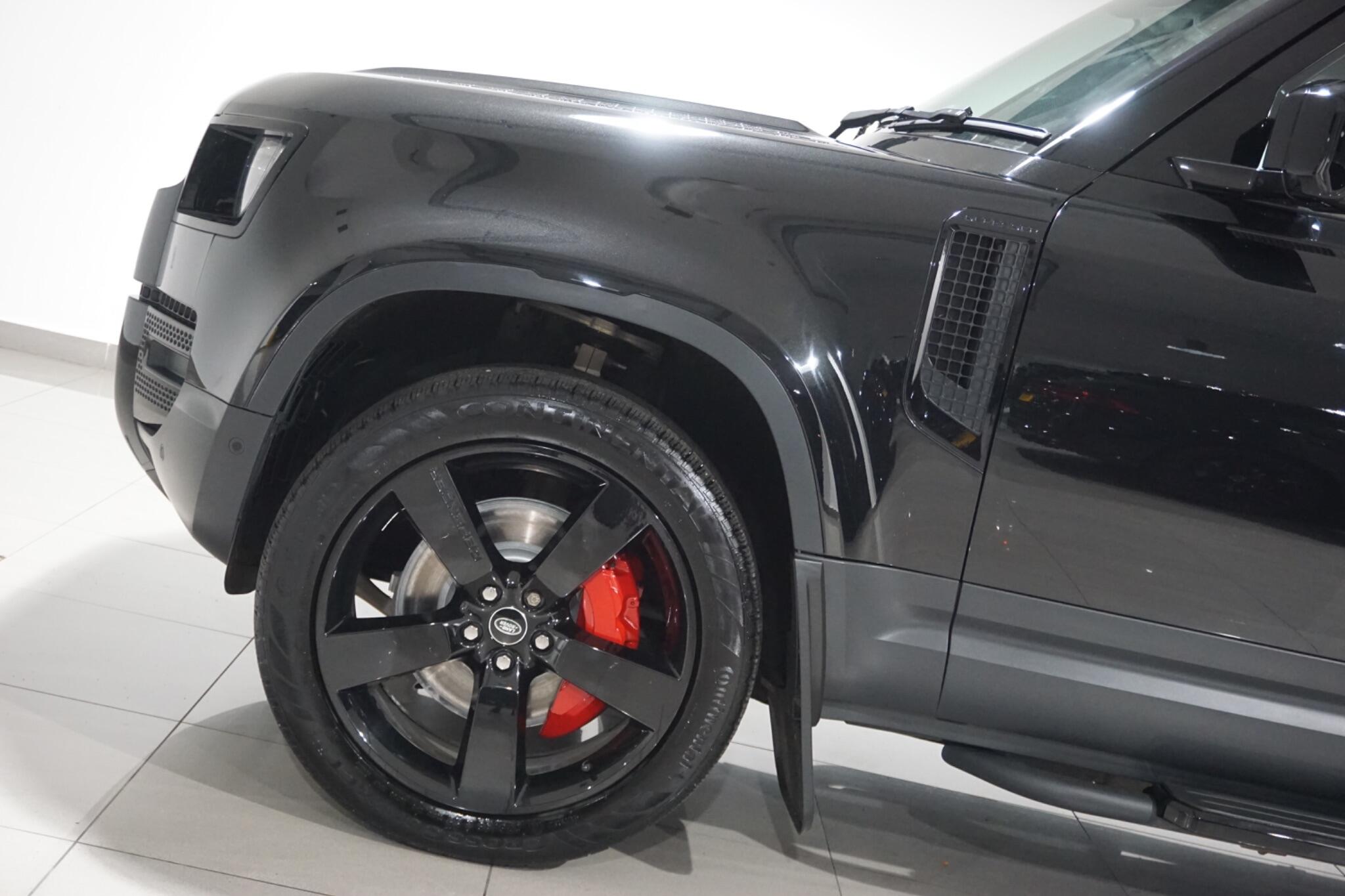 Land Rover Defender 110 3.0 D250 MHEV HSE Hard Top SUV 5dr Diesel Auto 4WD MWB Euro 6 (s/s) (250 ps)